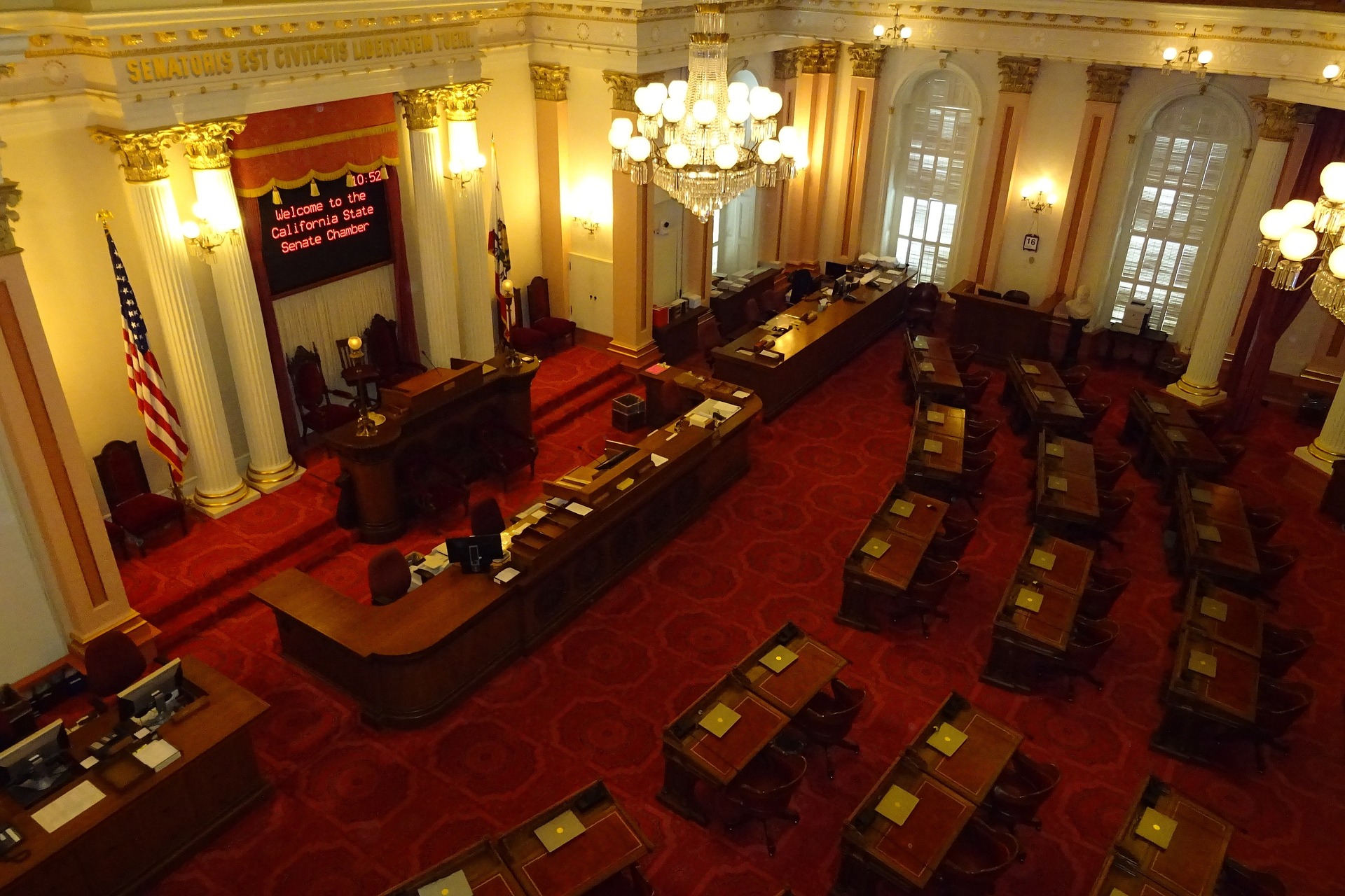 senate-1022683_1920