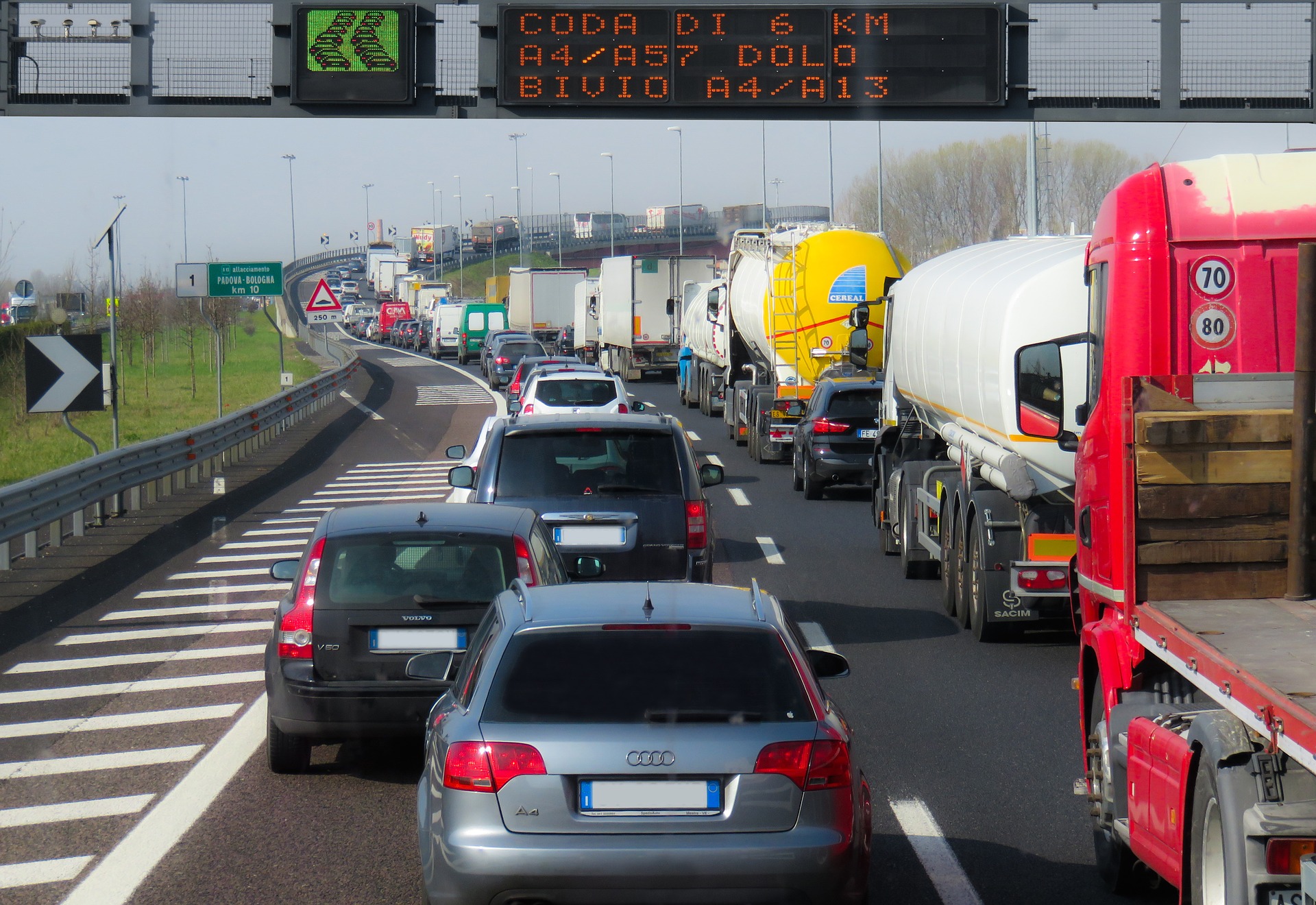 traffic-2158790_1920