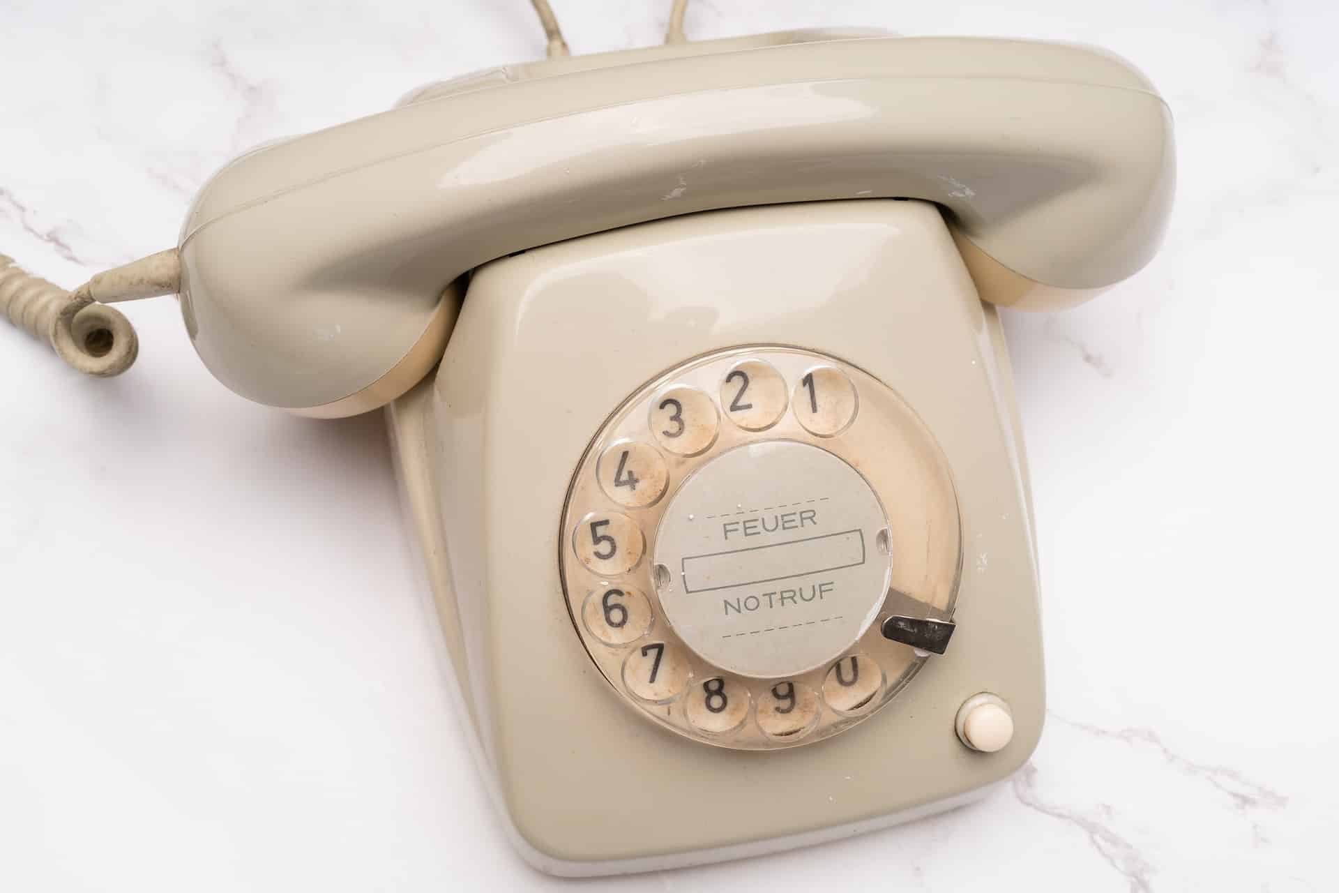 phone-7479808_1920