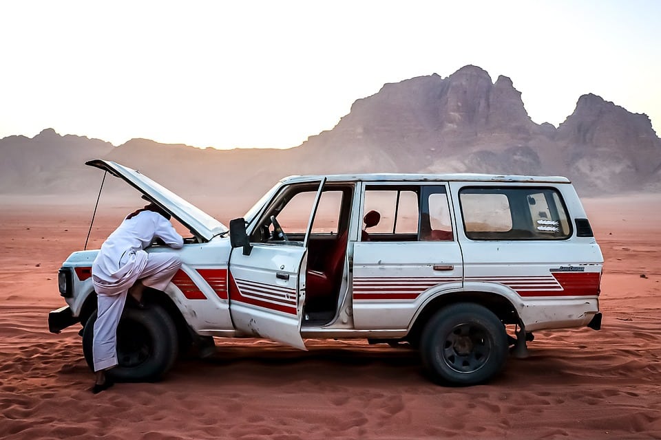 car-repair-4836140_960_720